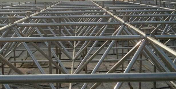 西昌盘点螺栓球网架构件施工前的3方面考试事件